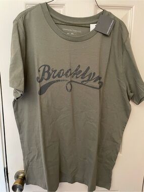 Grayson Threads Men's Brooklyn Graphic short sleeve Tee - Olive Green XXL NWT